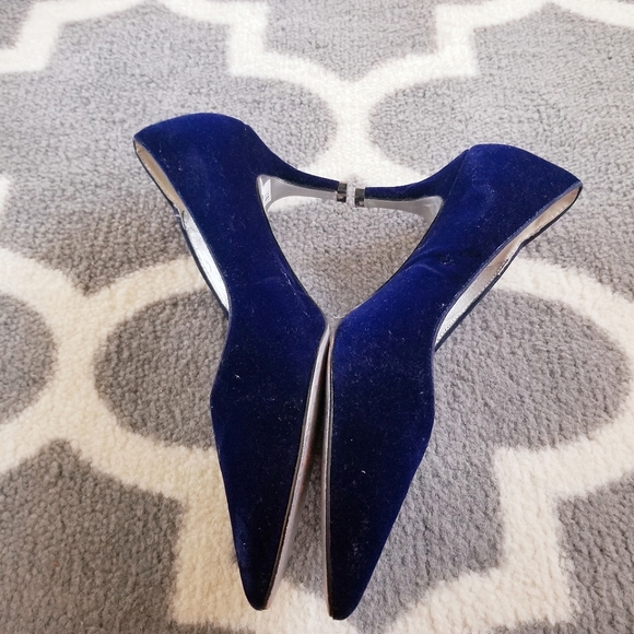 Adrianna Papel Havana Navy Velvet Heels - Picture 2 of 8